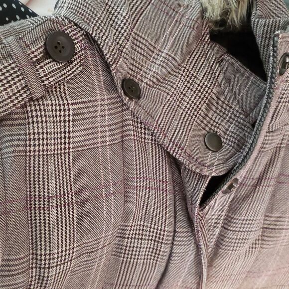 Bailey's Point Quilted Plaid Winter Vest with Faux Fur Hood Sz M (10-12) - Picture 8 of 8